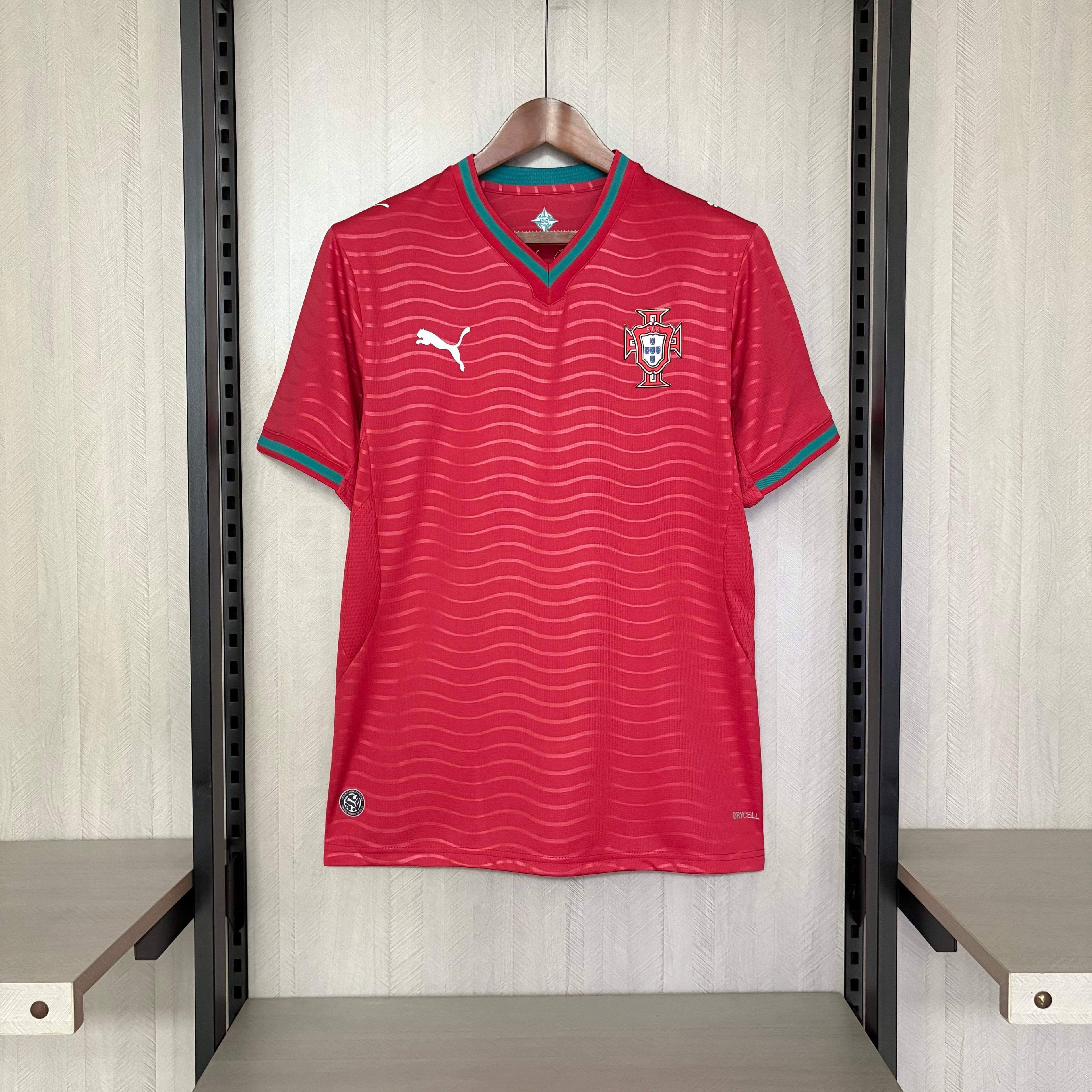 Portugal Home vinho 26/27